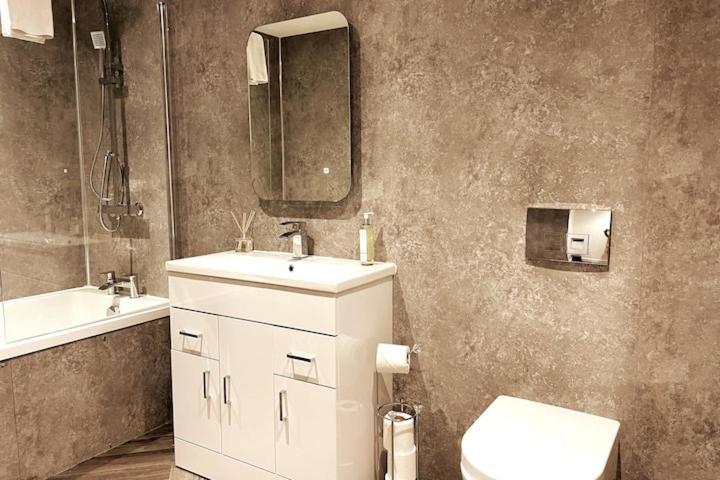 Lovely 3 Bedroom With Private Garden In Centre Appartement Édimbourg